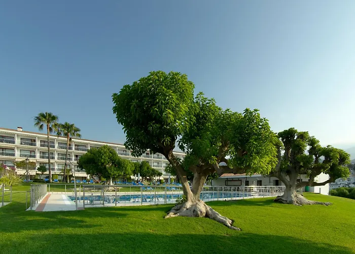 Golf hotel: Parador De Nerja (Adults Only)